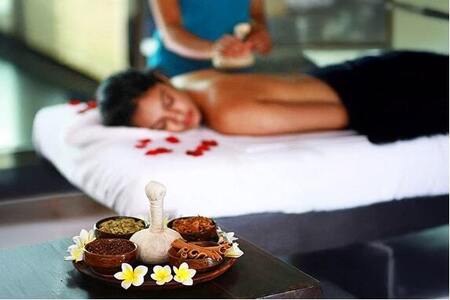 Ayurvedic Detoxification & Dosha Balance